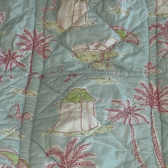 Quilted beach bag by Twos Company - Picture 3 of 9